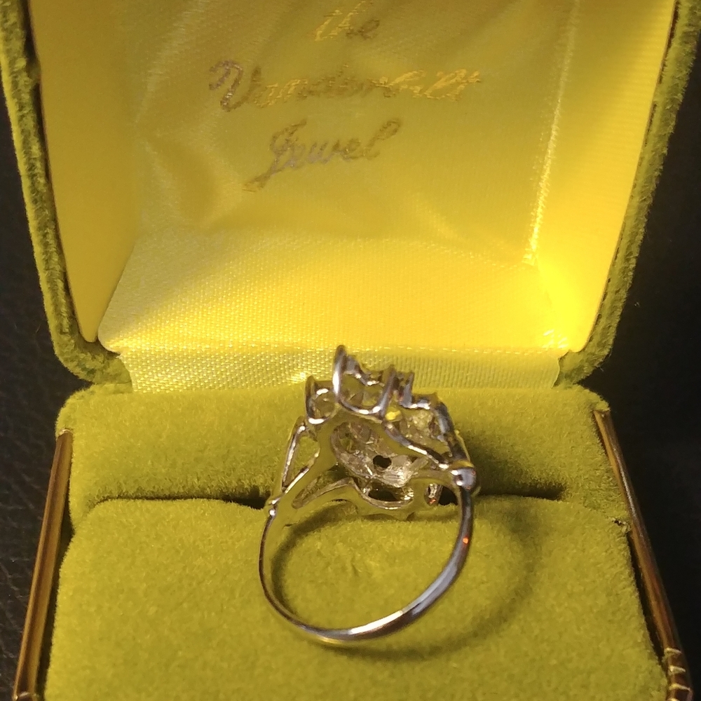 Vintage Vanderbilt Jewels Cocktail Ring - Picture 3 of 5